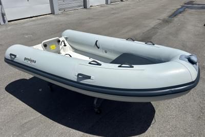 BOATZON | Geniuss 285 TILLER 2025