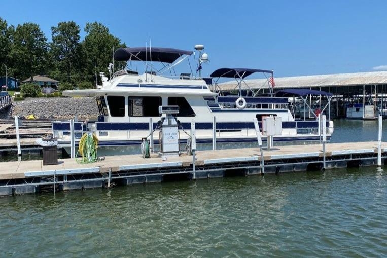 2003 Gibson Classic - Sold Boat