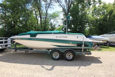 BOATZON | Glastron DX 235 2006