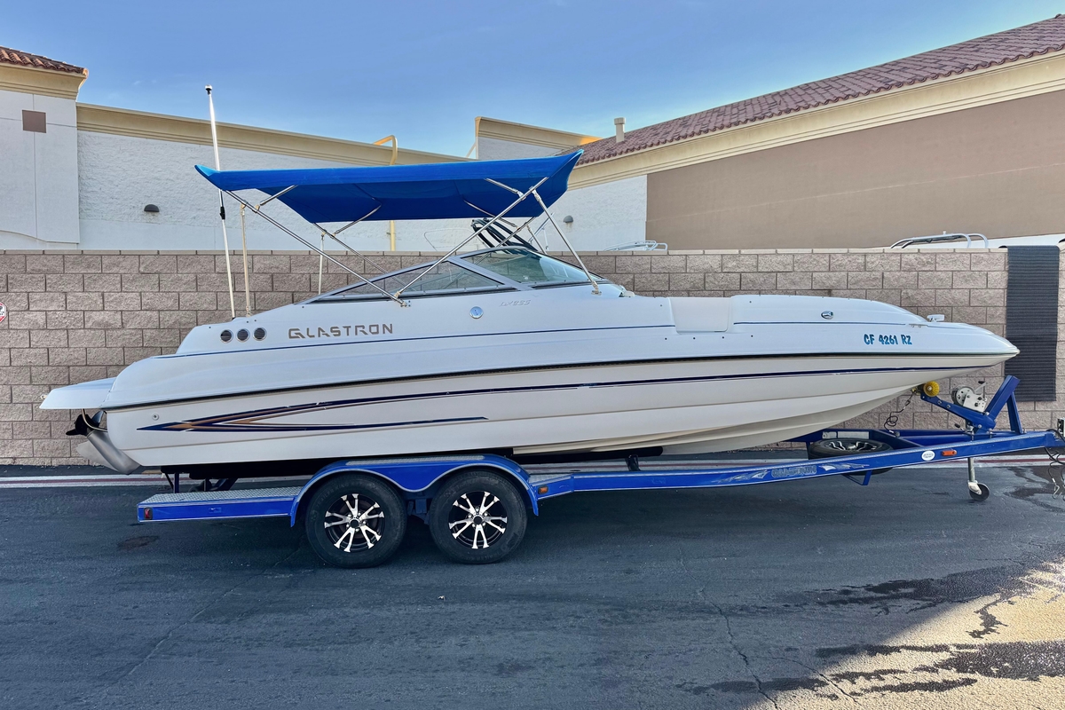 2004 Glastron DX 235 Deckboat - Sold Boat