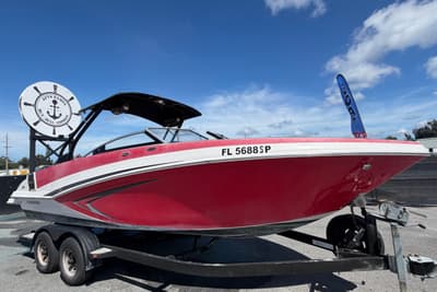 BOATZON | Glastron GT 245 2016