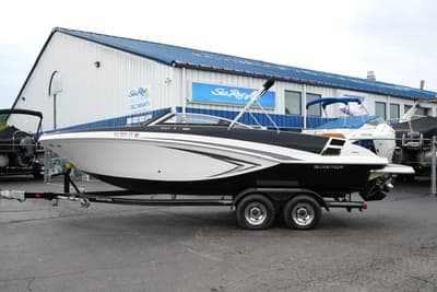 BOATZON | Glastron GT 245 2017