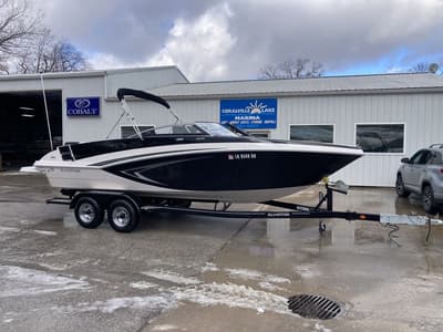 BOATZON | Glastron GT245 2017