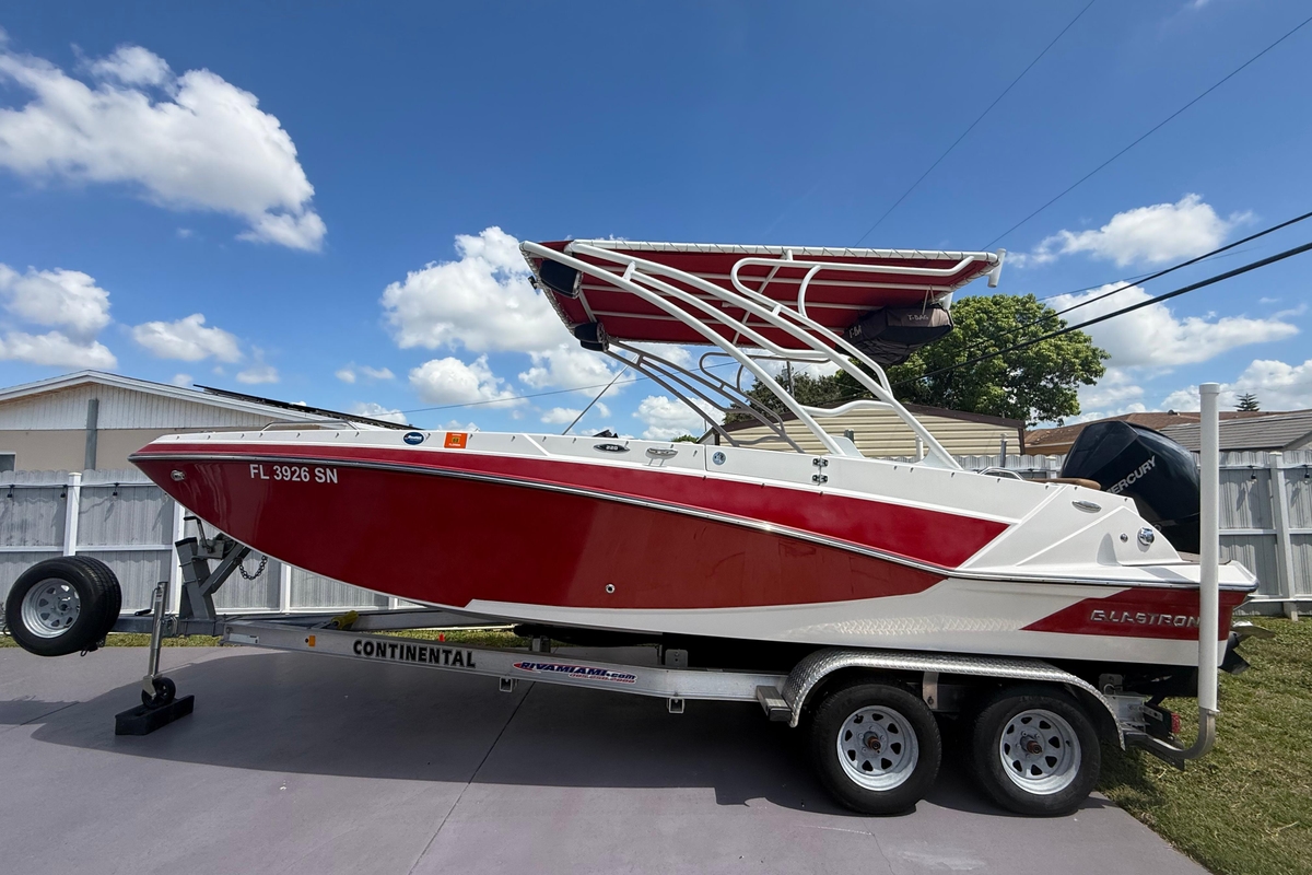 2019 Glastron GTD 220 - Sold Boat