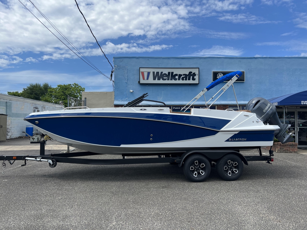 2023 Glastron GTD 220 - Sold Boat