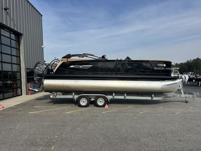 BOATZON | Godfrey - Aqua Patio AquaPatio 235 ULC 2024