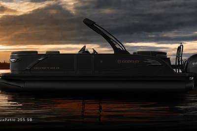 BOATZON | Godfrey AquaPatio 25 Split Bench Tritoon  255 SBC 2027