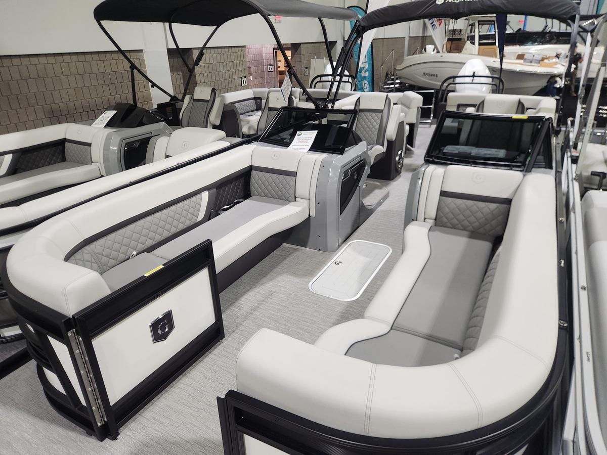 2025 Godfrey AquaPatio 255 ULW - Sold Boat