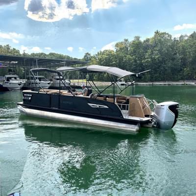 BOATZON | Godfrey AquaPatio Entertainment 255 CBE 2025