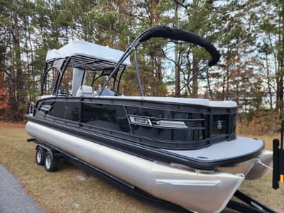 BOATZON | Godfrey AquaPatio Sundeck 275 SDC 2026