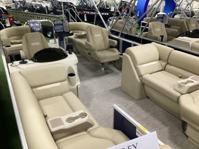 BOATZON | Godfrey EX2286SBX 2026