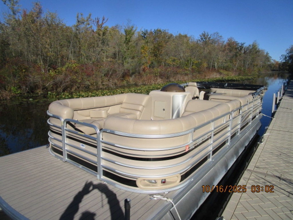 2005 GODFREY MARINE 2500 RE - Sold Boat