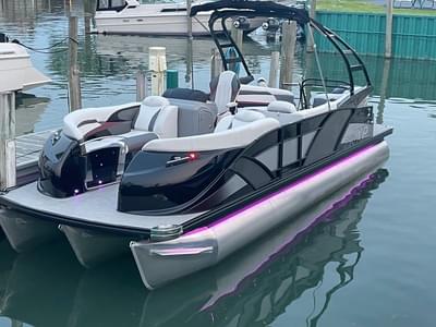 BOATZON | Godfrey Pontoons AP 250 Express 2023
