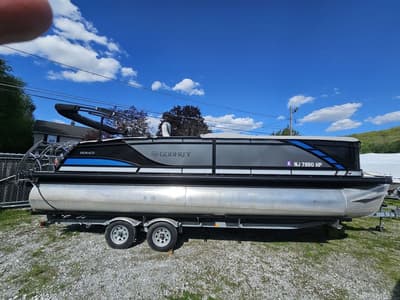 BOATZON | Godfrey Pontoons Monaco 255 SFL iMPACT  29 in Center Tube 2021