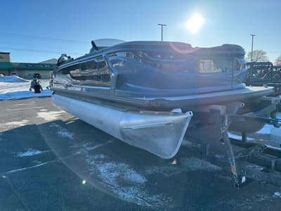 BOATZON | Godfrey Pontoons Sanpan 2500 Tri Toon Mid Table Flip wMerc 250 Pro XS 2026
