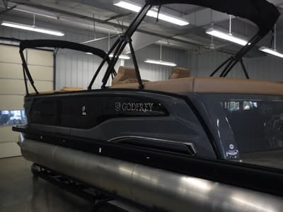 BOATZON | Godfrey Pontoons Sanpan 2500 ULC iMPACT  Package 29 in Center Tube 2027
