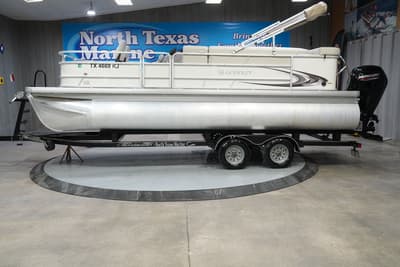 BOATZON | Godfrey Pontoons SR 226 F 2021