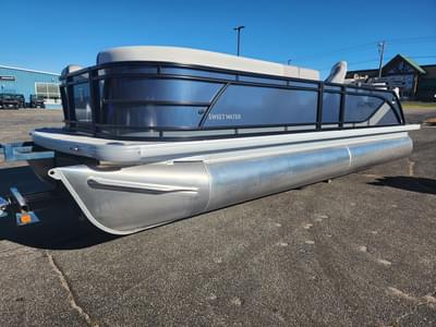 BOATZON | Godfrey Pontoons SW2286SBC 2026