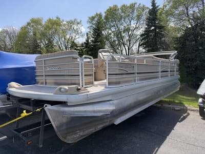 BOATZON | Godfrey Pontoons SW2286SBC w 115 Suzuki 2026
