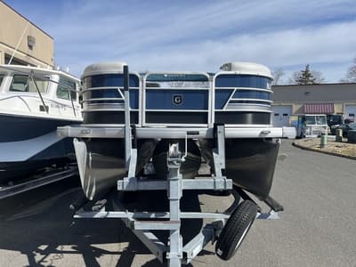 BOATZON | Godfrey Pontoons Sweetwater 2186 C 2022
