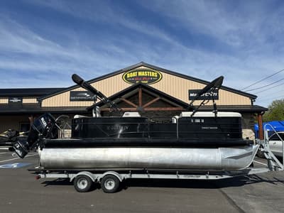 BOATZON | Godfrey Pontoons Sweetwater 2186 C4 GTP 27 in Center Tube 2022