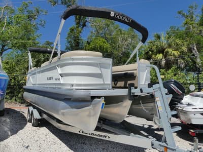 BOATZON | Godfrey Sweetwater 2286 BF 2024