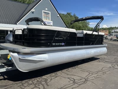 BOATZON | Godfrey Pontoons Sweetwater 2286 C Sport Tube 27 in 2022