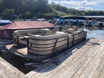 BOATZON | Godfrey Pontoons Sweetwater 2286 FS Sport Tube 29 in 2023