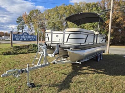 BOATZON | Godfrey Pontoons Sweetwater 2286 QS 27 iMPACT Center Tube Package 2026