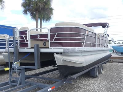 BOATZON | Godfrey Pontoons Sweetwater 2286 SB 2022