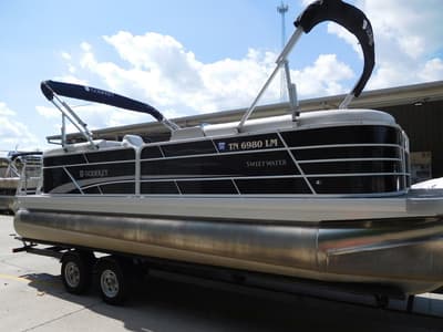 BOATZON | Godfrey Pontoons Sweetwater 2286 SB 2023