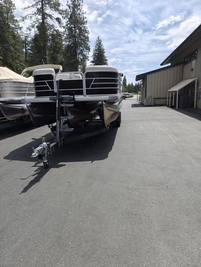 BOATZON | Godfrey Pontoons Sweetwater 2286 SB Sport Tube 27 in 2022