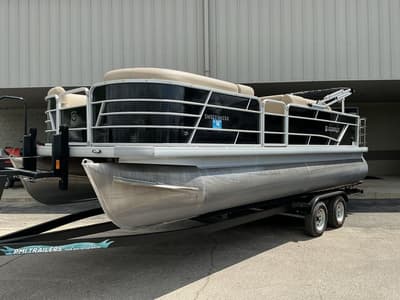 BOATZON | Godfrey Pontoons Sweetwater 2286 SFL 2023