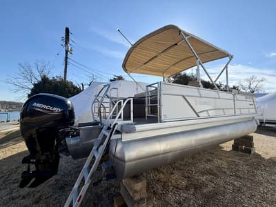 BOATZON | Godfrey Pontoons Sweetwater 2286 SFL 2023