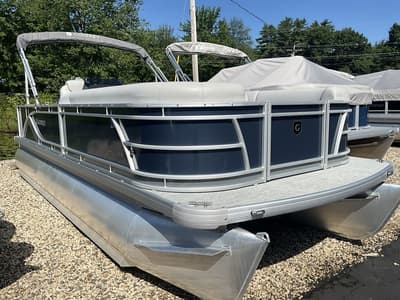 BOATZON | Godfrey Pontoons Sweetwater 2286 SFL 2024