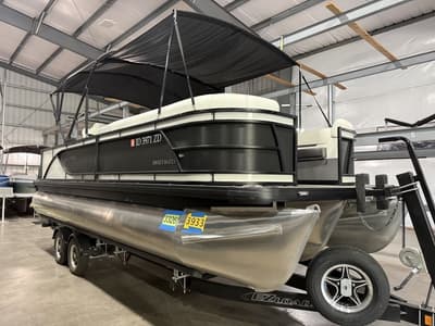 BOATZON | Godfrey Pontoons Sweetwater 2286 SFL Sport Tube 27 in Package 2024