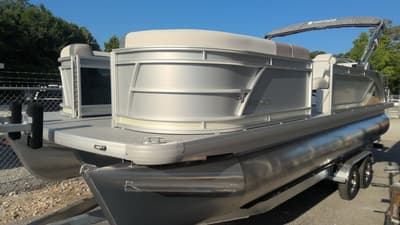BOATZON | Godfrey Pontoons Sweetwater 2286 SFLC 27 iMPACT Center Tube Package 2027 BOATZON | Godfrey Pontoons Sweetwater 2286 SFLC 27 iMPACT Center Tube Package 2027