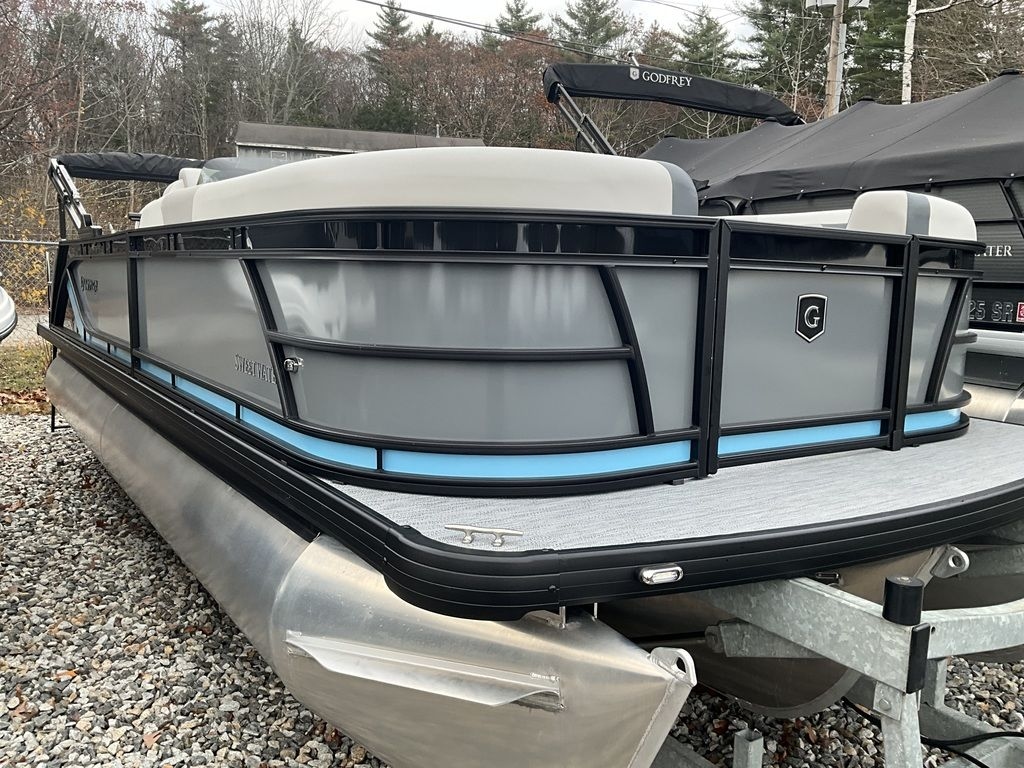 2026 Godfrey Pontoons Sweetwater 2286 SFLC Sport Tube 27 in Package - Sold Boat