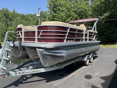 BOATZON | Godfrey Pontoons Sweetwater 2386 MT GTP 27 in Center Tube 2022