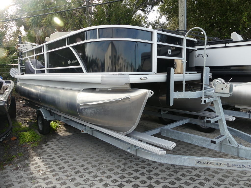 2025 Godfrey Pontoons Xperience 1886 FX - Sold Boat