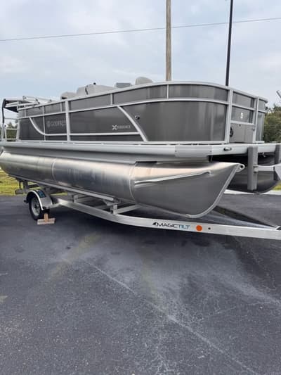 BOATZON | Godfrey Pontoons Xperience 1886 FX 25 in Package 2025