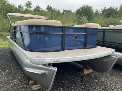 BOATZON | Godfrey Pontoons Xperience 2086 SBX 25 in Package 2027