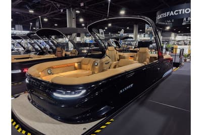 BOATZON | Godfrey Sanpan 25 Split Bench Tritoon  2500 SBC 2026