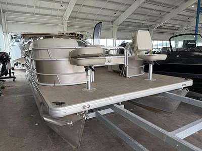 BOATZON | Godfrey SR 226 BF 2020