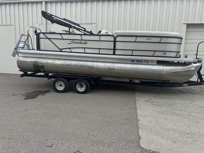 BOATZON | Godfrey SW 2286 WB 2017 BOATZON | Godfrey SW 2286 WB 2017