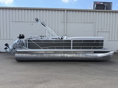 BOATZON | Godfrey SW 2286 WB 2017