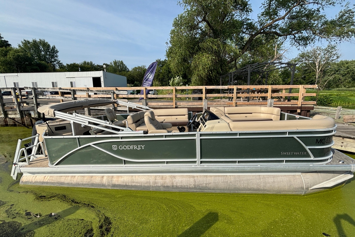 2024 Godfrey SW2286FS - Sold Boat