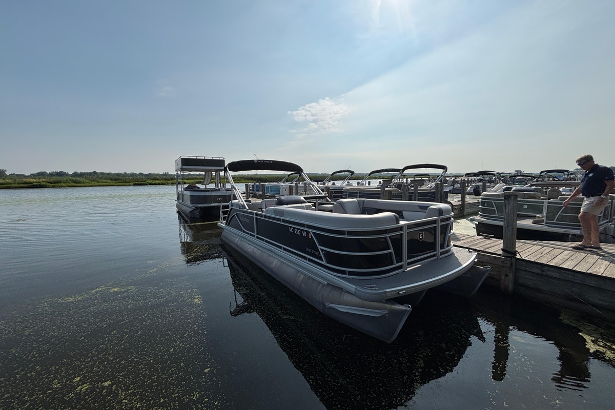 2025 Godfrey SW2286MT - Sold Boat