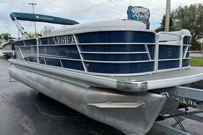 BOATZON | Godfrey SWEETWATER 2186 SB 2022 BOATZON | Godfrey SWEETWATER 2186 SB 2022