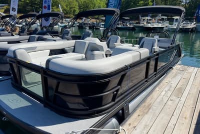 BOATZON | Godfrey Sweetwater 22 Single Flip Lounge Tritoon 2286 SFLC 2026 BOATZON | Godfrey Sweetwater 22 Single Flip Lounge Tritoon 2286 SFLC 2026